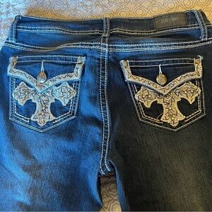 🌀🔷 Size 9, ZCO Women's Dark Blue Boot Cut Jeans, with embellished back pockets